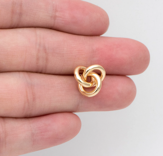 Knotty Studs